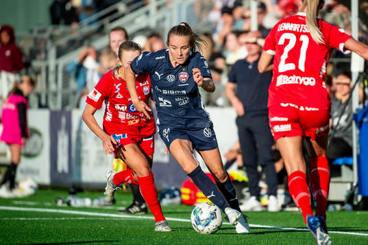 FC Rosengårds Fiona Brown mot Linköpings Olga Ahtinen