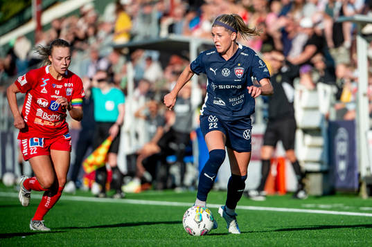 FC Rosengårds Olivia Schough mot Linköpings Olga Ahtinen