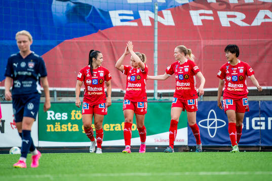 Linköpings Cornelia Kapocs jublar