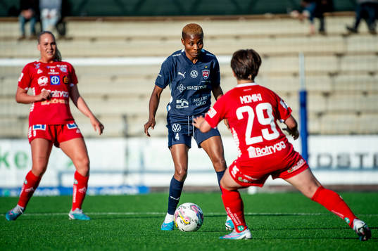 FC Rosengårds Halimatu Ibrahim Ayinde mot Linköpings Yuka