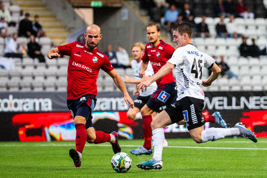 Östers Sebastian Hedlund och Örebros Noel Milleskog