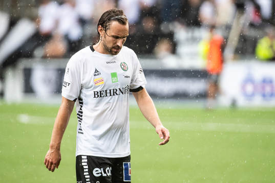 Örebros Kevin Walker deppar