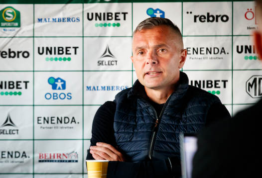 Östers tränare Srdjan Tufegdzic på presskonferensen