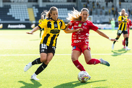 Häckens Anna Anvegård och Örebros Katariina Kosola