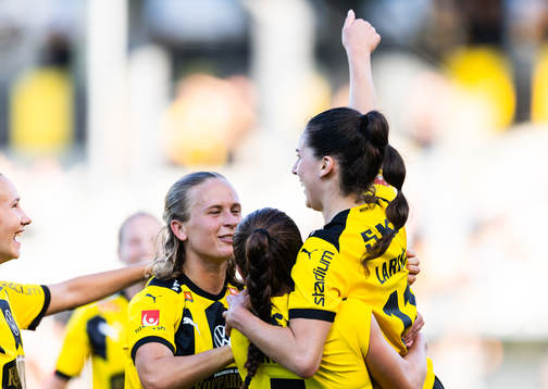 Häckens Clarissa Larisey jublar