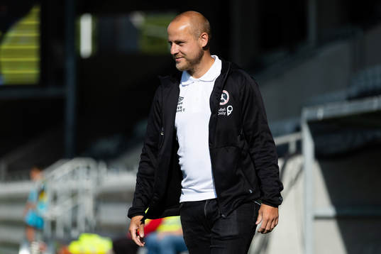 Örebros tränare Rickard Johansson innan fotbollsmatchen i
