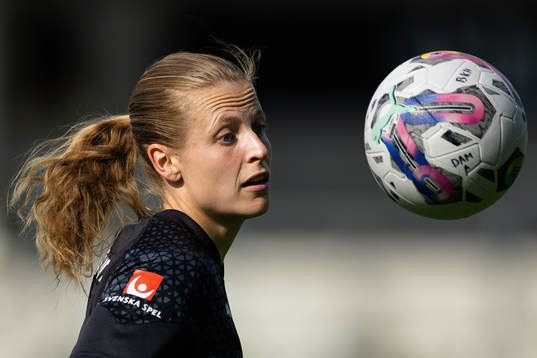 Häckens Anna Anvegård innan fotbollsmatchen i