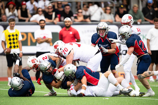 Stockholm Mean Machines Leo Spagnoli tacklas