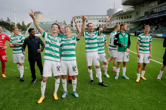 Västerås SKs Olle Edlund och Simon Gefvert jublar