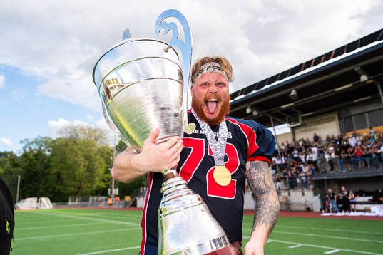 Stockholm Mean Machines Oskar Lindberg jublar