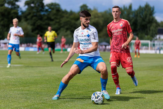 Värnamos Emin Grozdanic och Djurgårdens Haris Radetinac