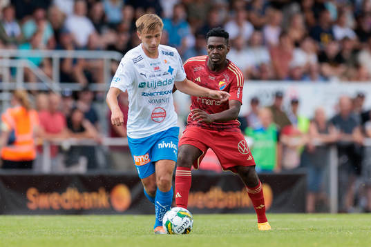 Värnamos Hampus Näsström och Djurgårdens Joel Asoro