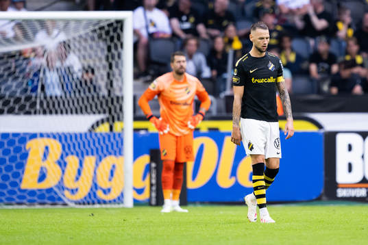 AIKs målvakt Kristoffer Nordfeldt och Alexander Milosevic