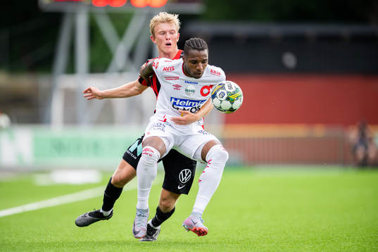 Brommapojkarnas Samuel Leach Holm och Degerfors