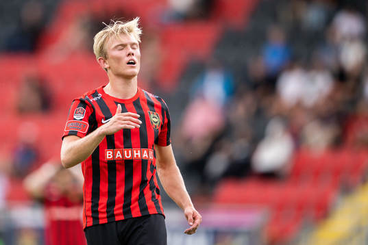 Brommapojkarnas Alexander Jensen deppar