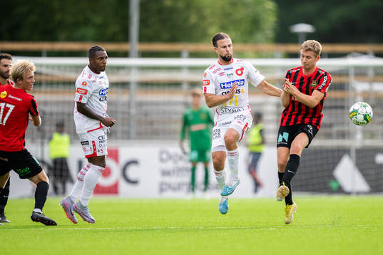 Degerfors Abdelkarim Mammar Chaouche och Brommapojkarnas