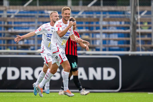 Degerfors Johan Mårtensson jublar