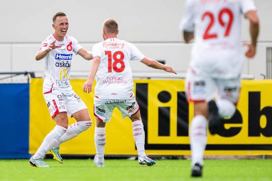 Degerfors Erik Lindell jublar