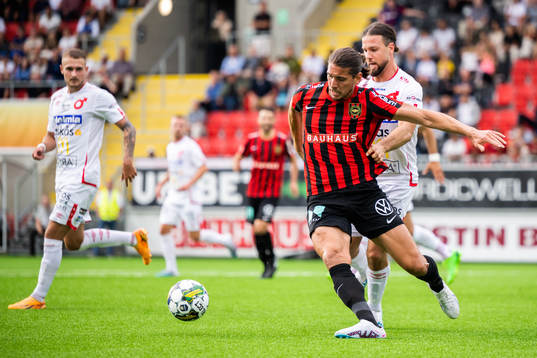 Brommapojkarnas Nikola Vasic och Degerfors Abdelkarim