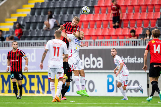 Brommapojkarnas Samuel Leach Holm och Degerfors Pashang