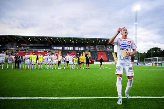 Degerfors Erik Lindell jublar