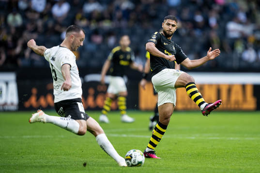 Häckens Even Hovland och AIKs Omar Faraj