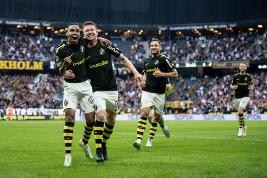 AIKs Mads Døhr Thychosen jublar