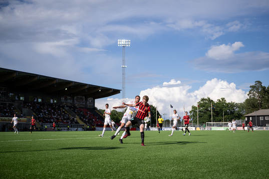 Degerfors Douglas Bergqvist och Brommapojkarnas Gustav