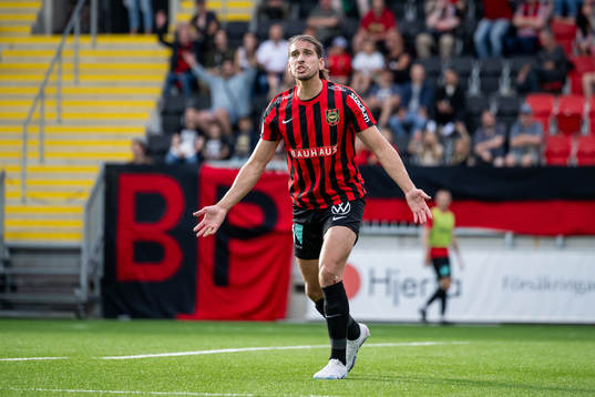 Brommapojkarnas Nikola Vasic reagerar