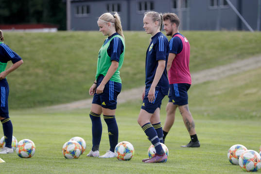 Tilda Hellén och Ella Lundin