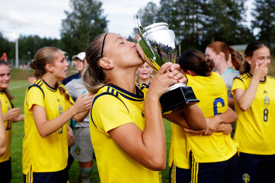 Sveriges Alice Broman jublar