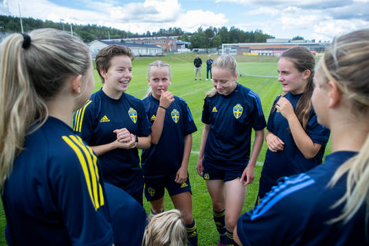 Isabelle Goldman, Maja Nilsson, Ella Lundin och Saga