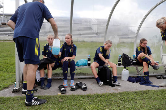 Holly Persson, Carmen Cernhjul, Maja Nilsson och Saga