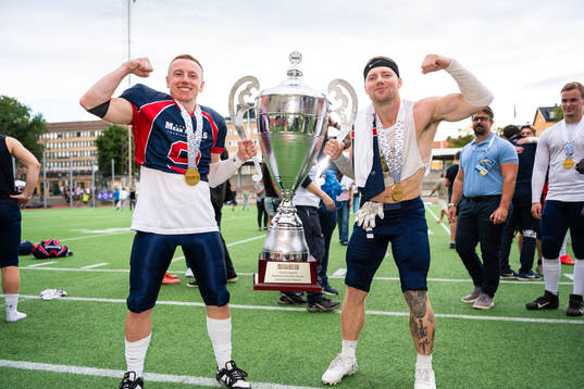 Stockholm Mean Machines Marcus Jonsson och  Carl Henriksson
