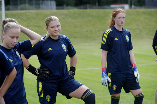 Izabelle Bardosen och Isabelle Andersson