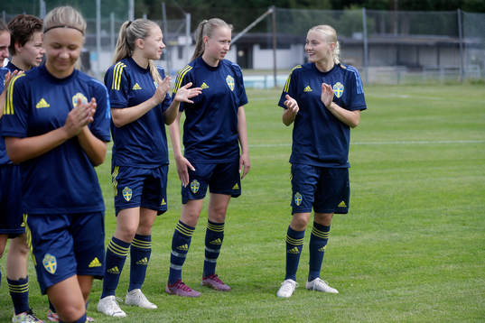 Paula Broddner Klingspor, Ella Lundin, och Holly Persson