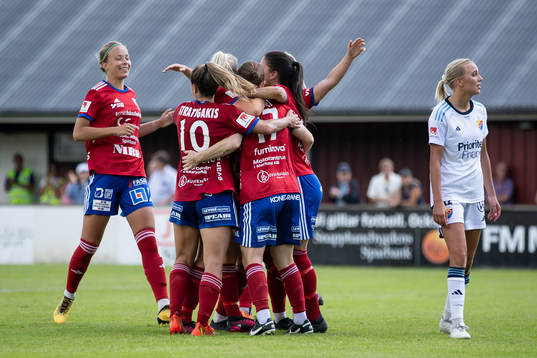 Vittsjös Kayla Adamek jublar