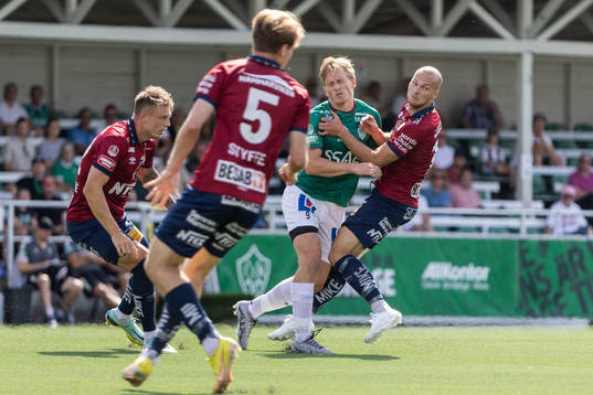 Brages Douglas Karlberg och Örgrytes Jonathan Drott
