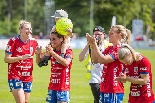 Vittsjös spelare jublar