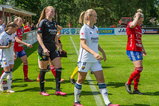 Djurgårdens målvakt Elvira Björklund gör entré