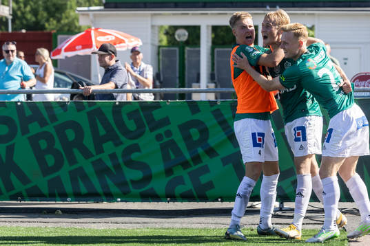 Brages Henry Sletsjøe jublar