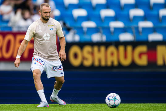 Veton Berisha of Molde warms up