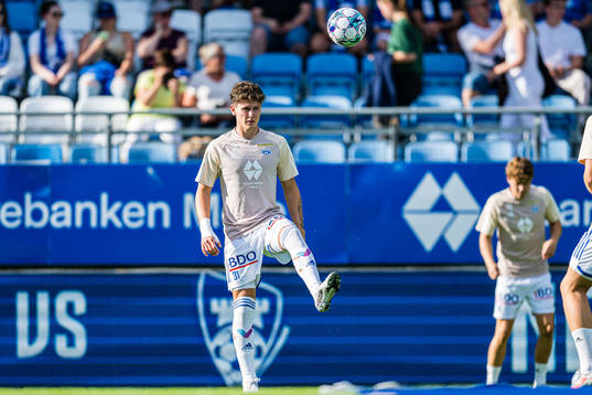 Mathias Løvik of Molde warms up