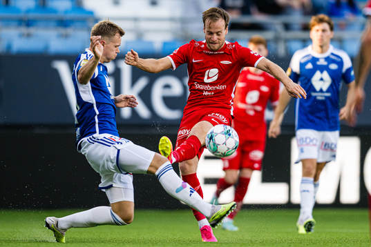 Eirik Haugan of Molde and Bård Finne of Brann