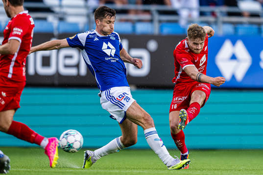 Kristoffer Haugen of Molde and Ole Didrik Blomberg of Brann