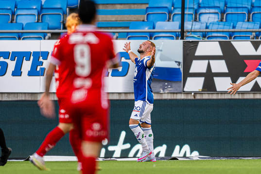 Veton Berisha of Molde celebrates
