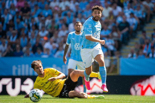 Mjällbys Jesper Gustavsson och Malmö FFs Moustafa Zeidan