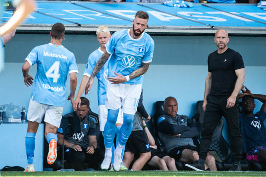 Malmö FFs Pontus Jansson byts in