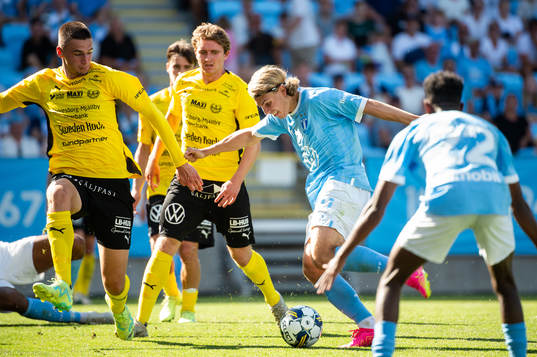 Malmö FFs Sebastian Nanasi gör 1-2