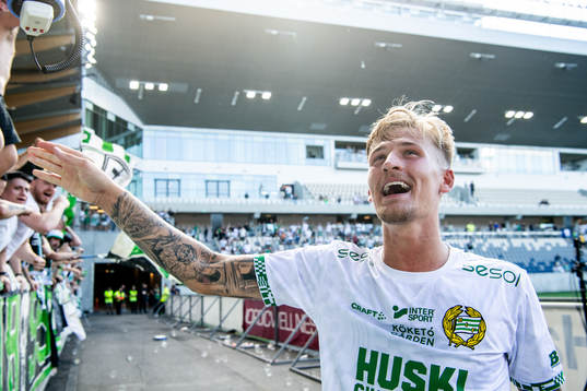 Hammarbys Fredrik Hammar jublar